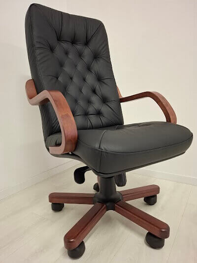 VIKT�RIA K�R� BOSS forg�sz�k